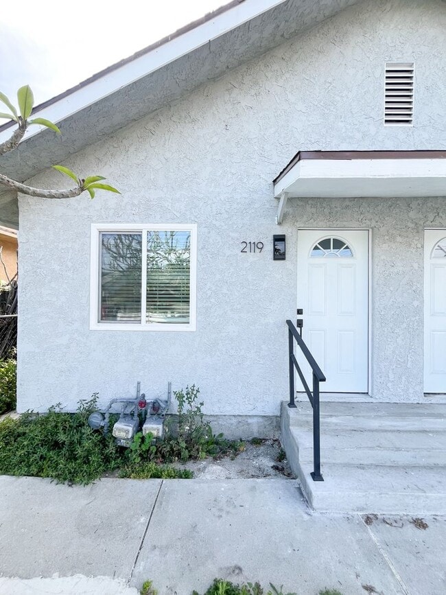 2119 Eastlake Ave in Los Angeles, CA - Building Photo - Building Photo