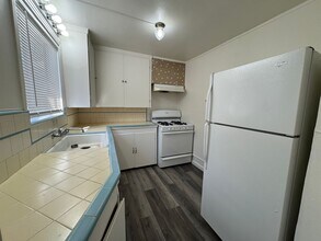 249 S Cardinal Ave in Stockton, CA - Building Photo - Building Photo