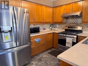 2118 Erin Gate Blvd in Pickering, ON - Building Photo - Building Photo