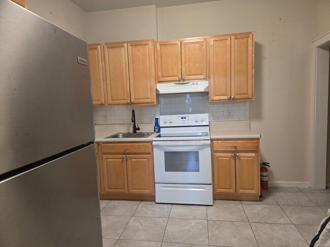 2 Carlisle Pl in Yonkers, NY - Building Photo - Building Photo