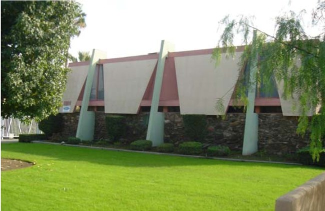 Vista Magna Apartments in Arcadia, CA - Foto de edificio - Building Photo