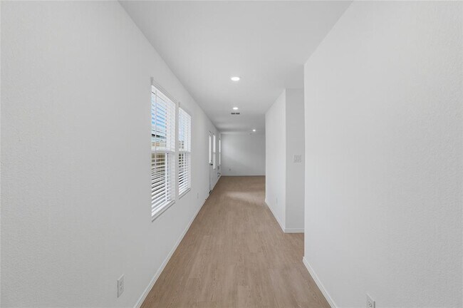 596 Sormonne Lp in Kyle, TX - Building Photo - Building Photo