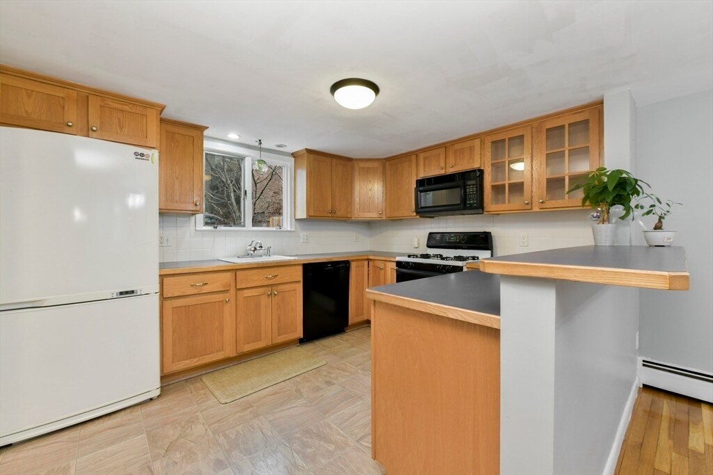 5 Clarken Ct in Boston, MA - Building Photo