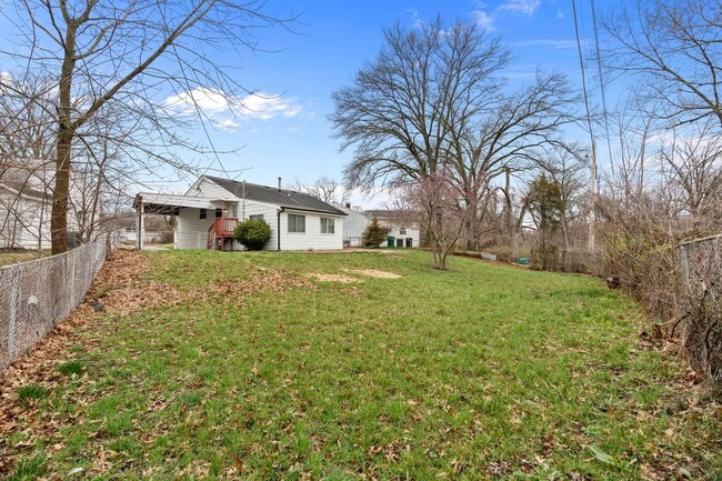 10518 Gretna Cir in St. Louis, MO - Building Photo - Building Photo