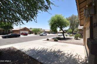 6810 W Northview Ave in Glendale, AZ - Building Photo - Building Photo