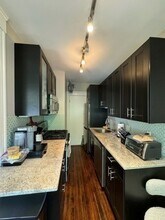 64 Queensberry St, Unit 201A in Boston, MA - Building Photo - Building Photo
