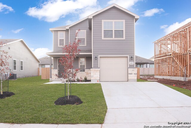 2432 Ayers Dr in Seguin, TX - Building Photo