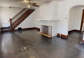 1537 W William St in Decatur, IL - Building Photo - Building Photo