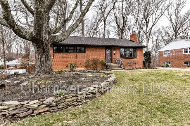 5508 Inverchapel Rd