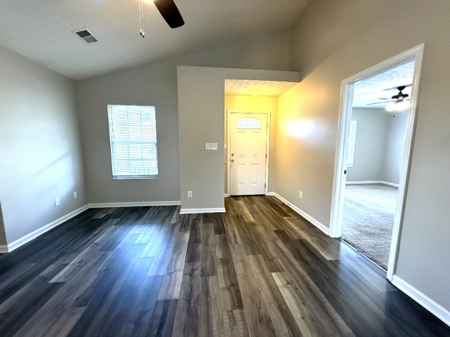 7042 Shanty Creek Dr in Louisville, KY - Building Photo - Building Photo