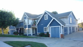 628-638 E Badillo St in Covina, CA - Building Photo