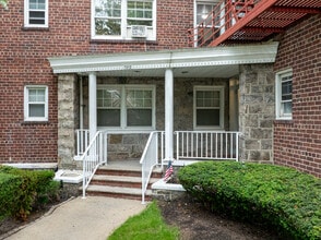 Hudson Ridge Apartments in North Bergen, NJ - Building Photo - Building Photo