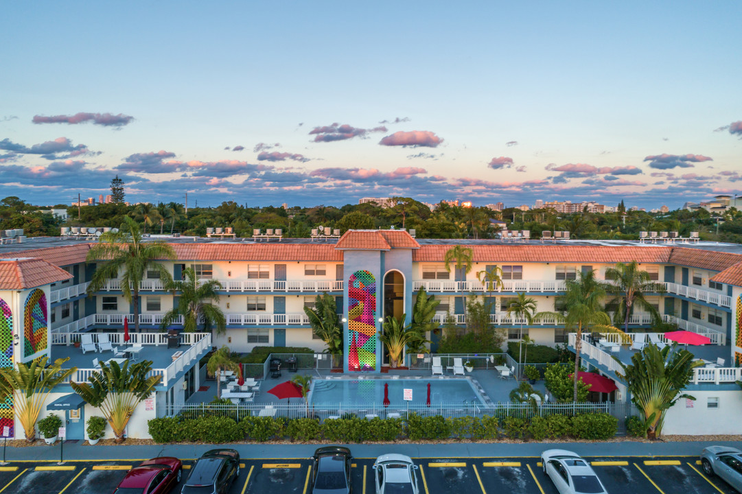 The Apex Residence in Fort Lauderdale, FL - Building Photo