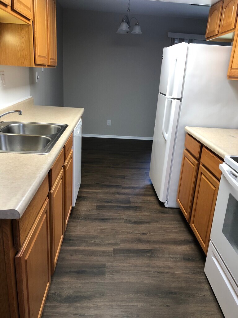 Colonial Crest Apartments in Muncie, IN