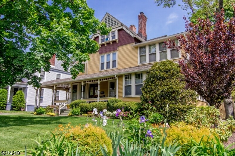 275 Claremont Ave in Montclair, NJ - Building Photo