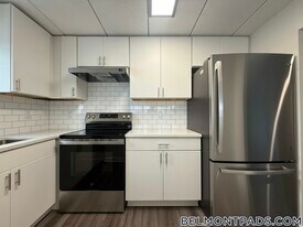 55 Hill Rd, Unit 212 in Belmont, MA - Building Photo