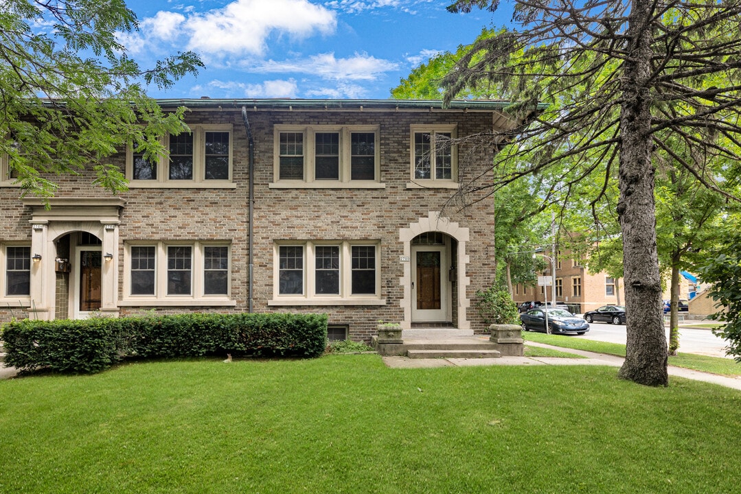 2700 N Prospect Ave, Unit 2700 in Milwaukee, WI - Foto de edificio