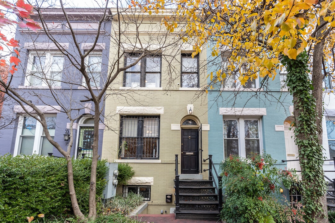 724 13th St SE, Unit B in Washington, DC - Foto de edificio