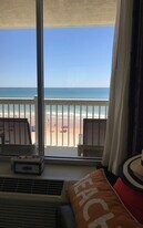 2700 N Atlantic Ave in Daytona Beach, FL - Building Photo