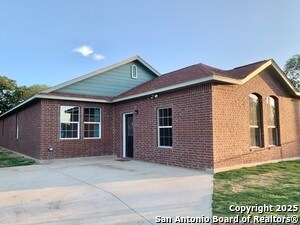 534 Hazel St in San Antonio, TX - Foto de edificio