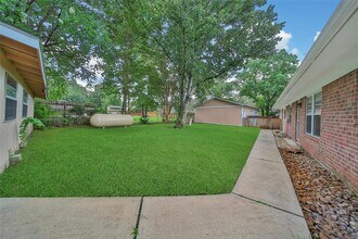 34514 Michelle Dr in Pinehurst, TX - Foto de edificio - Building Photo