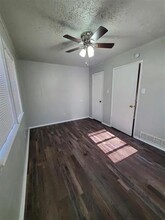 400 Bill Bradford Rd in Sulphur Springs, TX - Foto de edificio - Building Photo