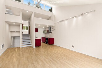 2939 76th Ave SE, Unit 2939 76th SE Unit #43C in Mercer Island, WA - Building Photo - Building Photo