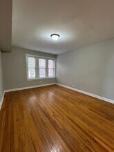 7150 S Cornell Ave in Chicago, IL - Building Photo - Building Photo