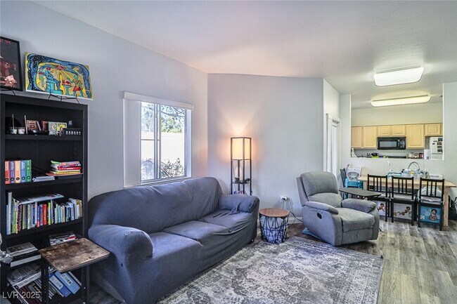 5250 S Rainbow Blvd in Las Vegas, NV - Building Photo - Building Photo