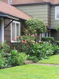 Lindhurst Apartments in Portland, OR - Foto de edificio - Building Photo