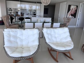 10201 Collins Ave, Unit 301 in Bal Harbour, FL - Foto de edificio - Building Photo