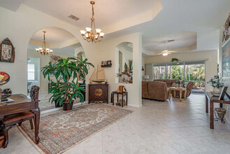 1308 Barnstable Ct in Naples, FL - Foto de edificio - Building Photo