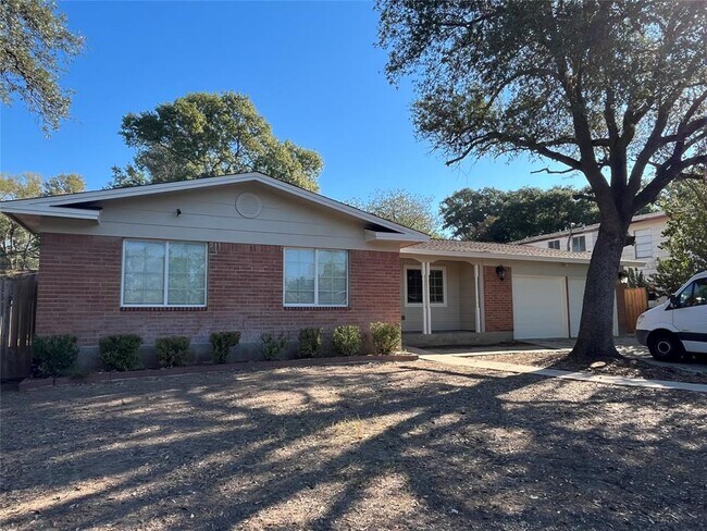 1502 Stokes St in San Marcos, TX - Building Photo - Building Photo