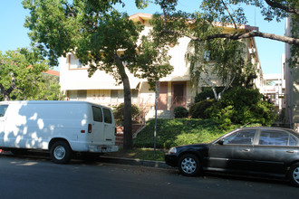 346 N Kenwood St in Glendale, CA - Building Photo - Building Photo