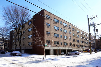 6726 N Sheridan Rd in Chicago, IL - Foto de edificio - Building Photo