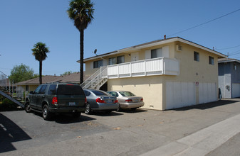 7551 Volga Dr in Huntington Beach, CA - Building Photo - Building Photo