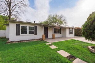 1104 Belvedere Dr in Arlington, TX - Building Photo