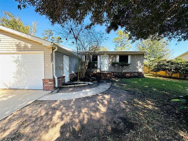 16497 Spring Rain Ct in Conroe, TX - Building Photo