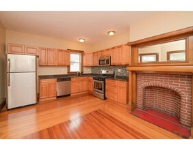 112 Hutchings St in Boston, MA - Building Photo - Building Photo