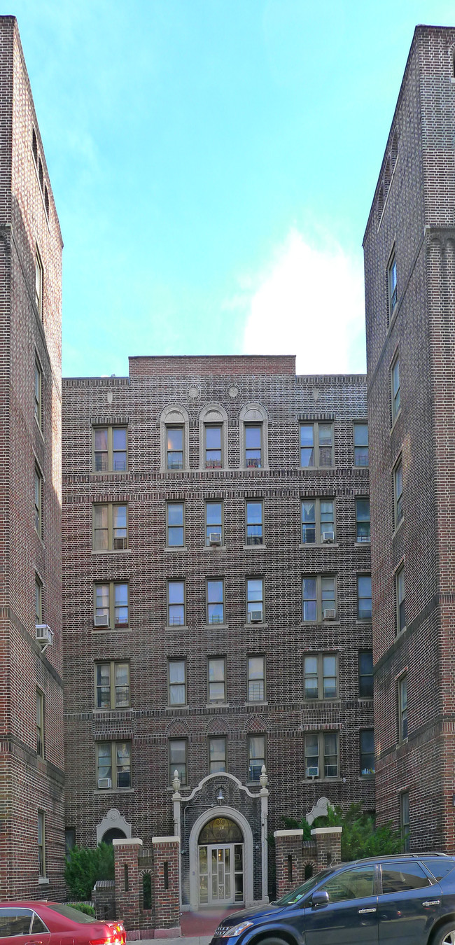 611 Argyle Road in Brooklyn, NY - Building Photo - Building Photo