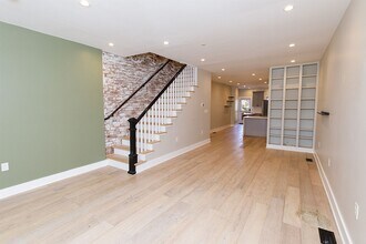 121 15th St SE in Washington, DC - Building Photo - Building Photo