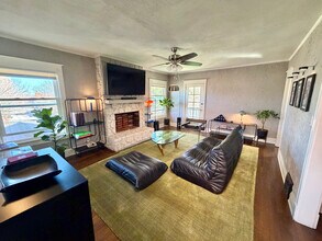 3836 Wyandotte St in Kansas City, MO - Building Photo - Building Photo