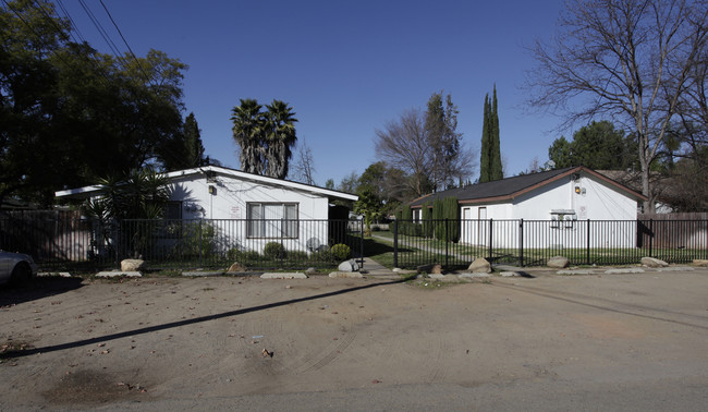 1109-1113 E Grand Ave in Escondido, CA - Building Photo - Building Photo