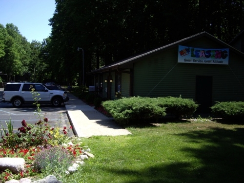 Maple Glen Apartments in South Haven, MI - Building Photo - Building Photo