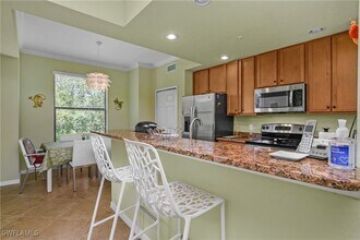 9832 Venezia Cir in Naples, FL - Foto de edificio - Building Photo