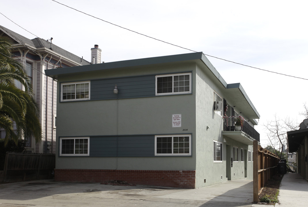 2034 10th Ave in Oakland, CA - Building Photo