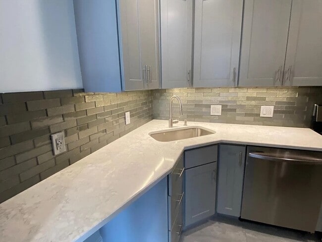 87 Farragut Rd, Unit 1