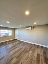 5852 Santa Barbara Ave, Unit D in Garden Grove, CA - Building Photo - Building Photo