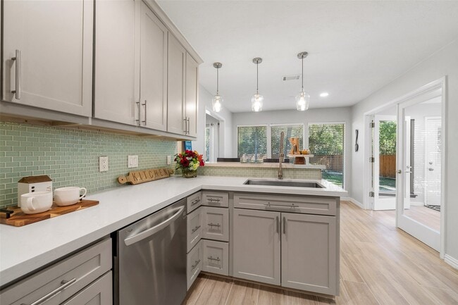 property at 1912 Foxtail Pl