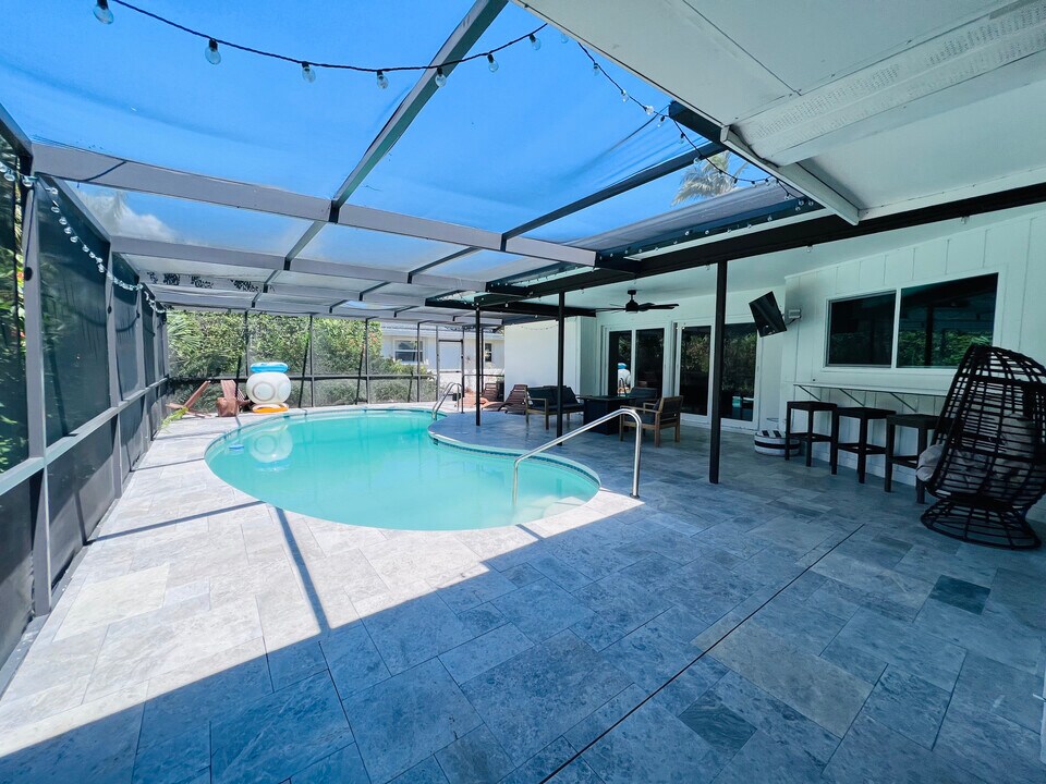 4439 Parrot Ave in Naples, FL - Building Photo